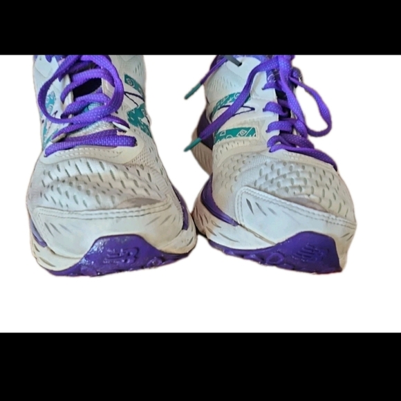 New Balance Womens Run Disney Run Disney Mad Tea Party Limited Shoes 880 V6 10 - Picture 4 of 15